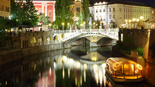 Waiheke Island is known for its many wineries. Te Whau Vineyard's restaurant specialises in Pacific 